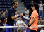 LOL决赛-美网绝杀法网，梅德韦杰夫带队取胜