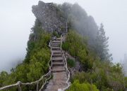 英雄联盟总决赛时间-三秒，三色旗，三个人的世界杯