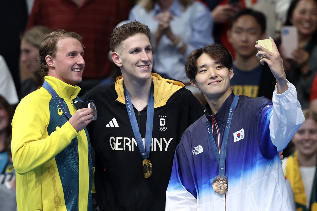 关于韩国选手登上颁奖台取得胜利的信息