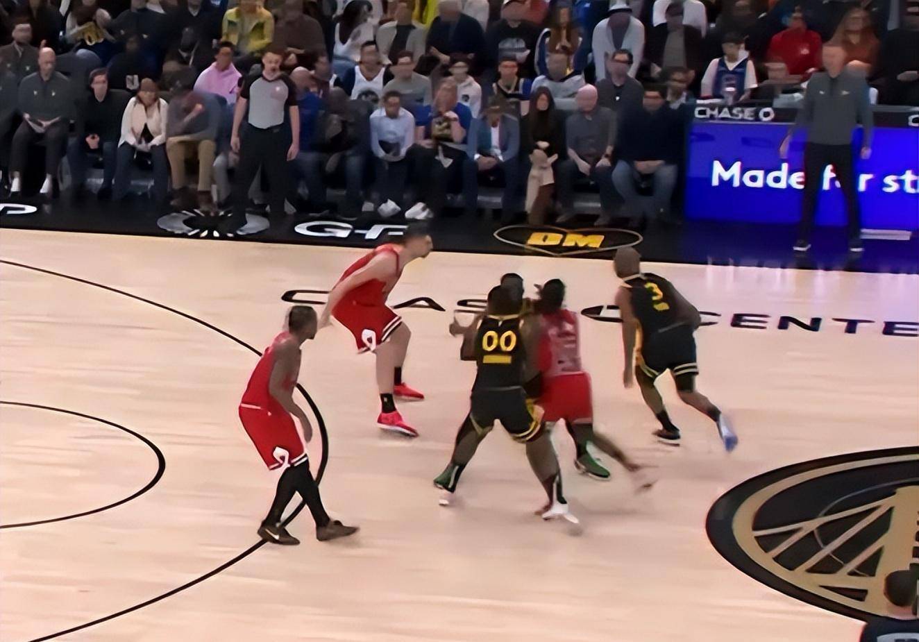 精妙的战术部署,赛场上的瞬间绝技 精妙的战术部署,赛场上的瞬间绝技