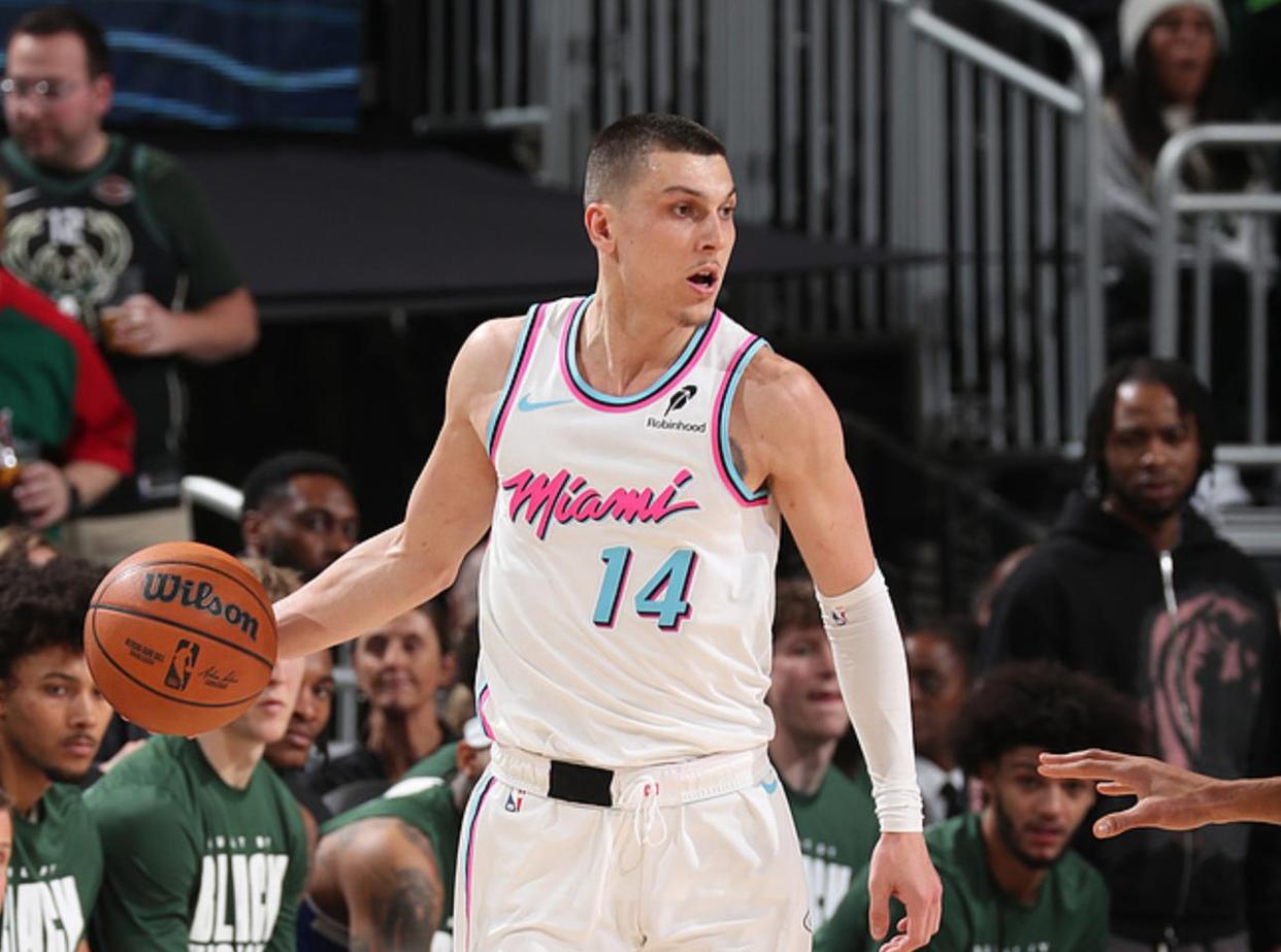 包含热火再胜雄鹿晋级总决赛，东部王者崭露头角的词条