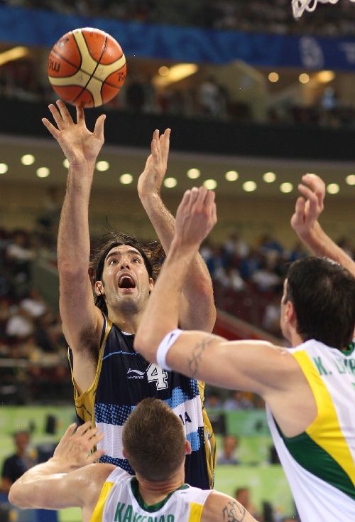 包含阿根廷险胜立陶宛，晋级悬念不解的词条