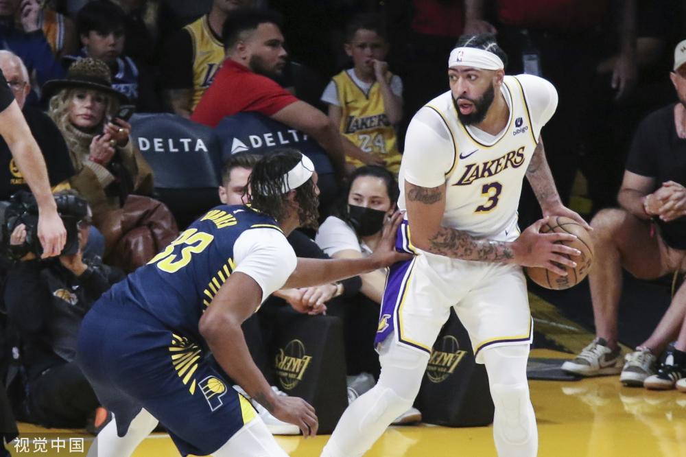 四川队险胜步行者，詹姆斯状态火热