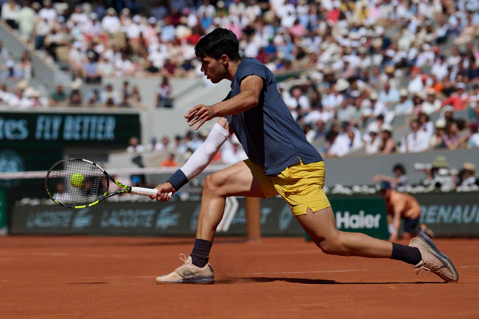 法网完胜戴维斯杯，阿尔卡拉斯惊艳四座