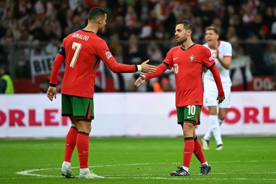 瑞士翻盘葡萄牙，莱万刷新纪录