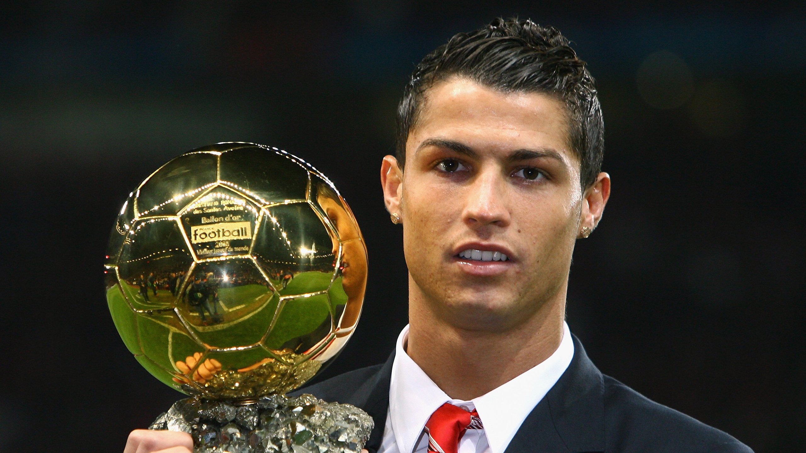 南美德比鏖战正酣，38岁传奇苏亚雷斯奥运终章书写唯一性