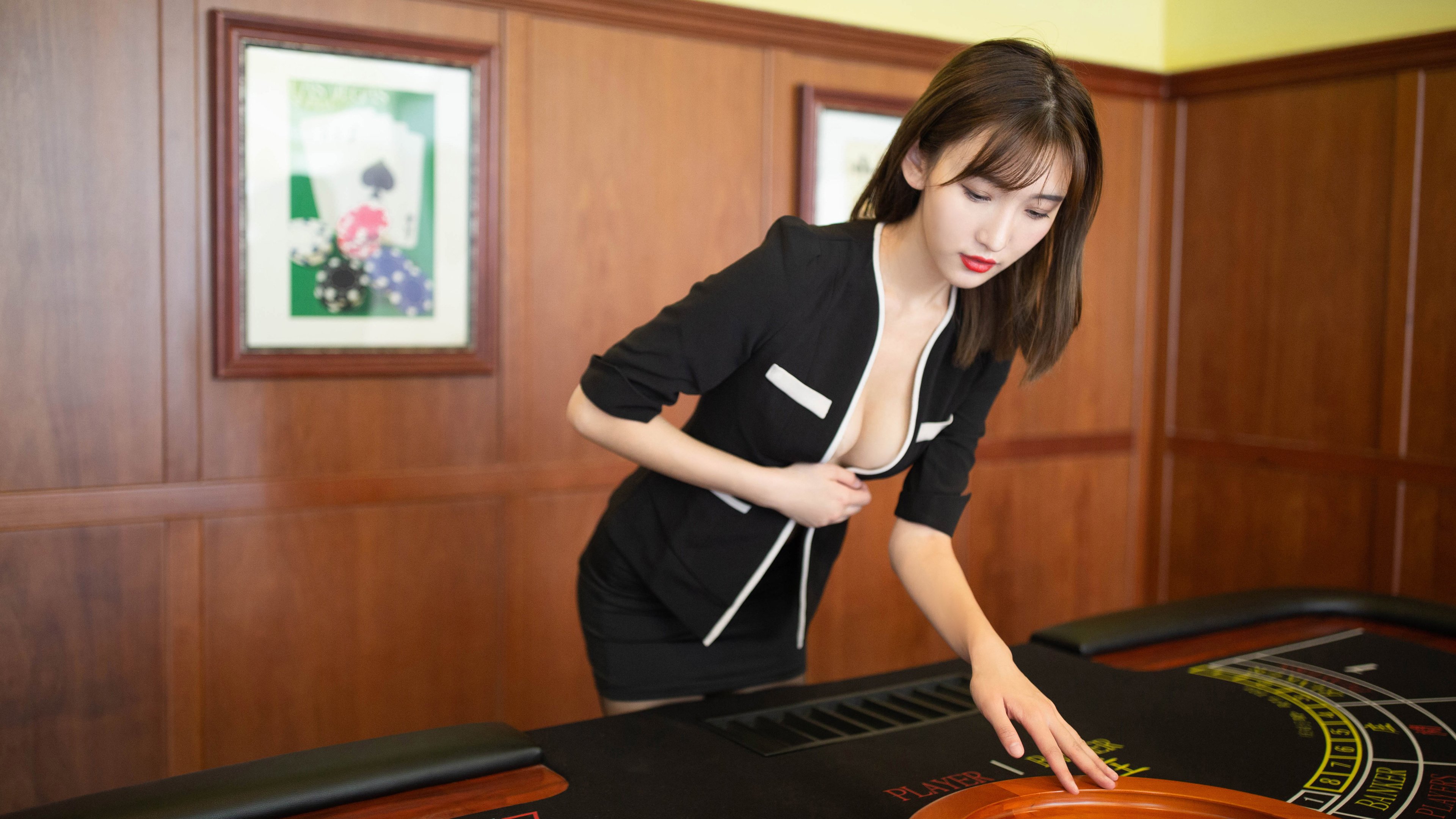 绝境铁闸，富安健洋加时封喉记