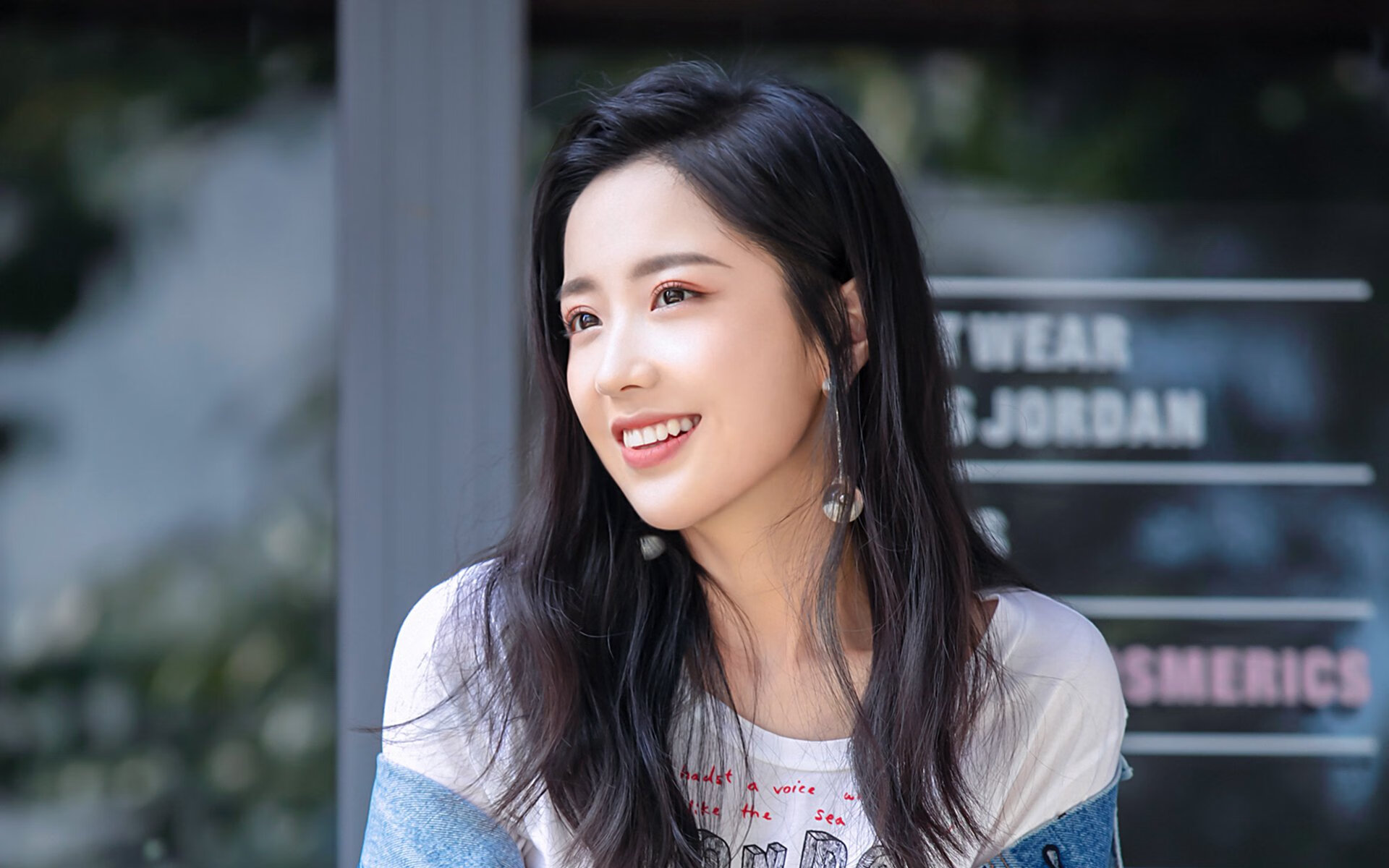 铁血魔术展现统治力,团队防守击溃森林狼,季后赛格局再生变数